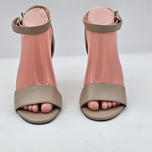 Nine West PRUCE Nude Tan Beige Leather Block Heel Sandals Size 7M - Picture 3 of 9